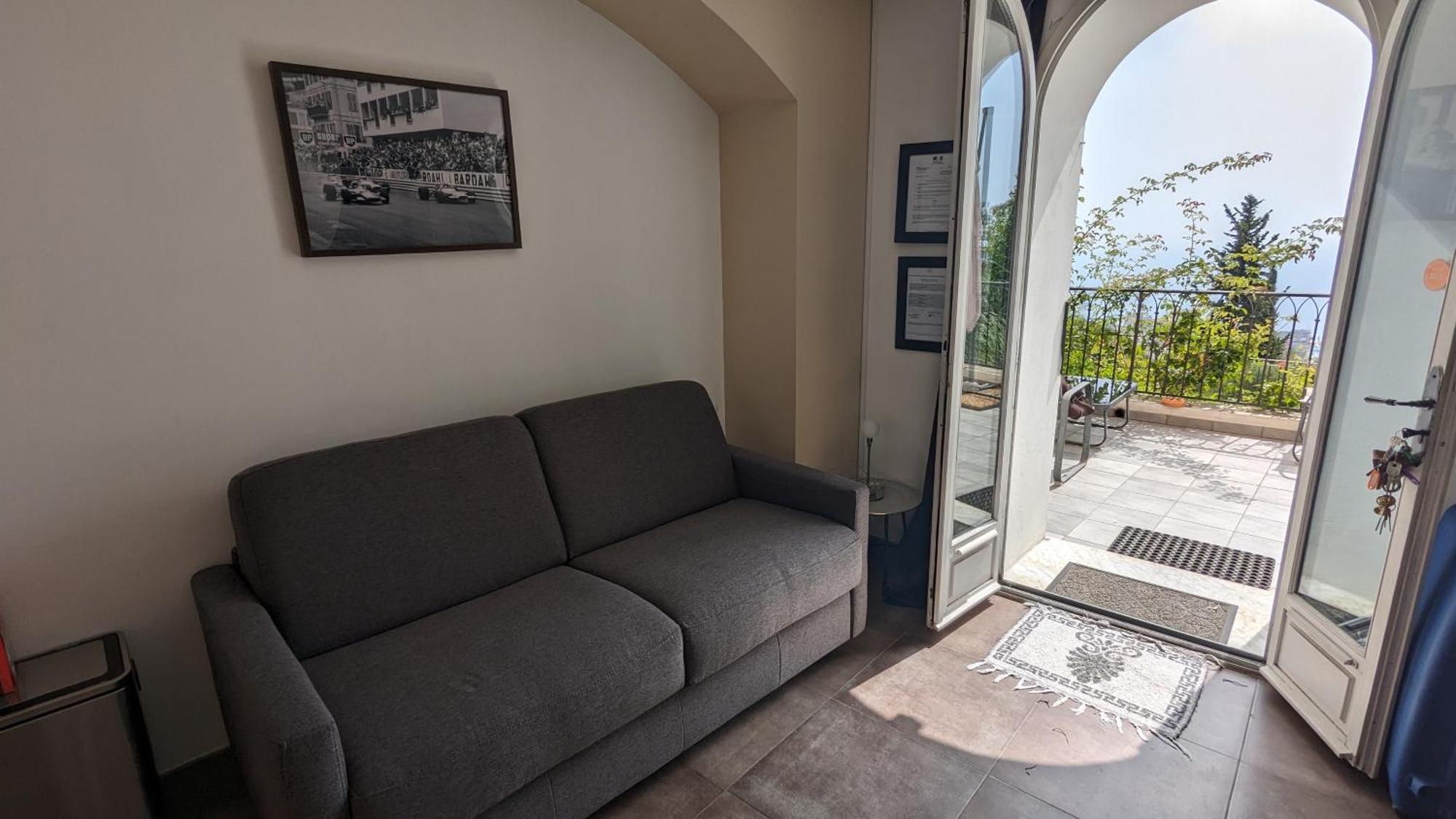 Le Mas D'Angeline, Vue Mer, Jardin Commun, Parking, Voiture Requise, 10 Min En Voiture De Monaco, Route Etroite, Pente Raide, Croisement Limite, Sea View, Shared Garden, Parking, Car Required, 10 Min Drive From Monaco, Narrow Steep Road, Limited Pass Beausoleil Exterior photo